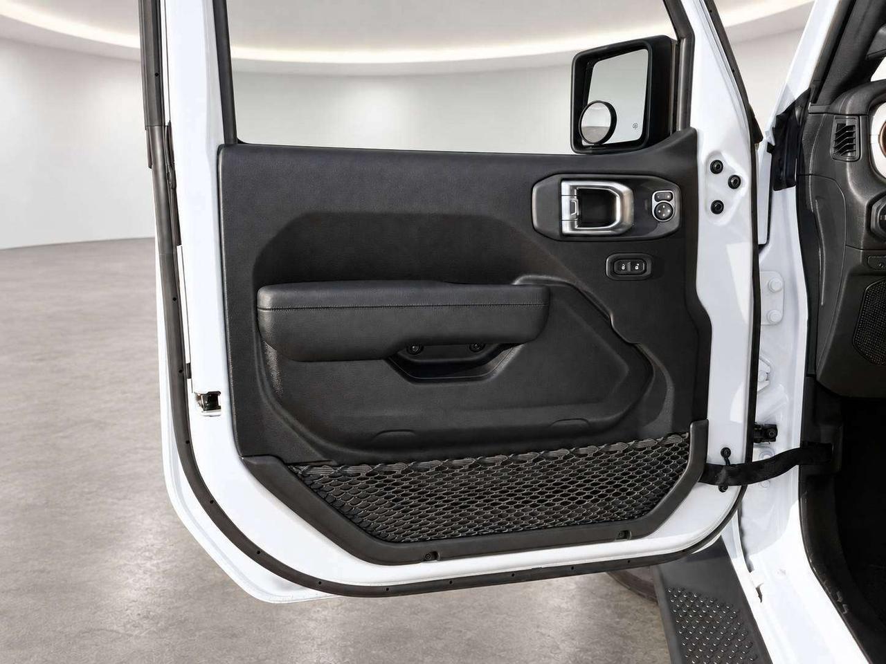 2026 Jeep Wrangler Willys 4Dr V6 | Power Dome Hood | LOW KM | 4X4 Photo