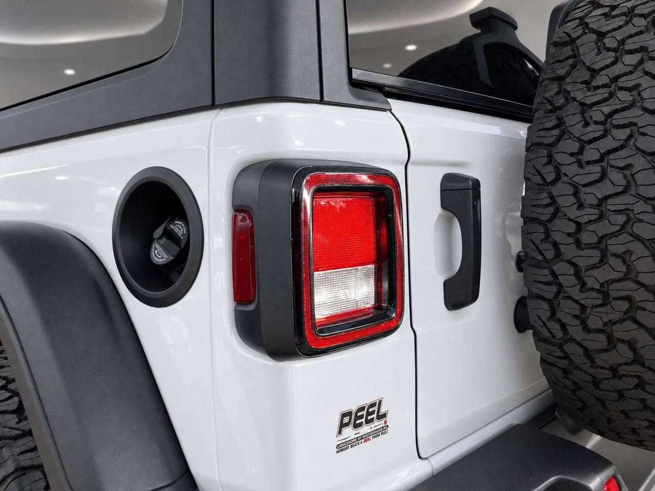 2026 Jeep Wrangler Willys 4Dr V6 | Power Dome Hood | LOW KM | 4X4 Photo