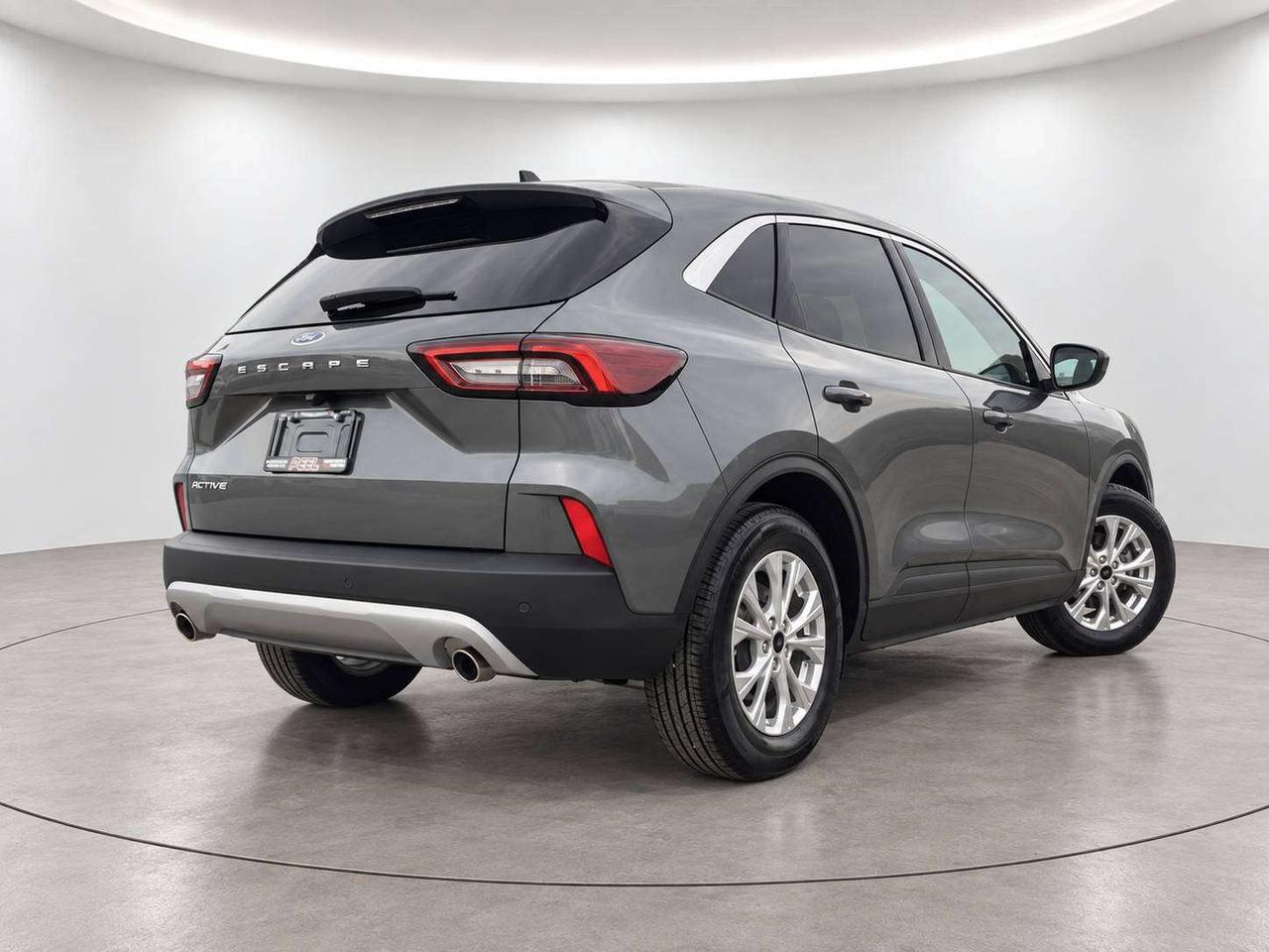 2024 Ford Escape Active | Heated Cloth Seats | Tech Pkg | FWD Photo