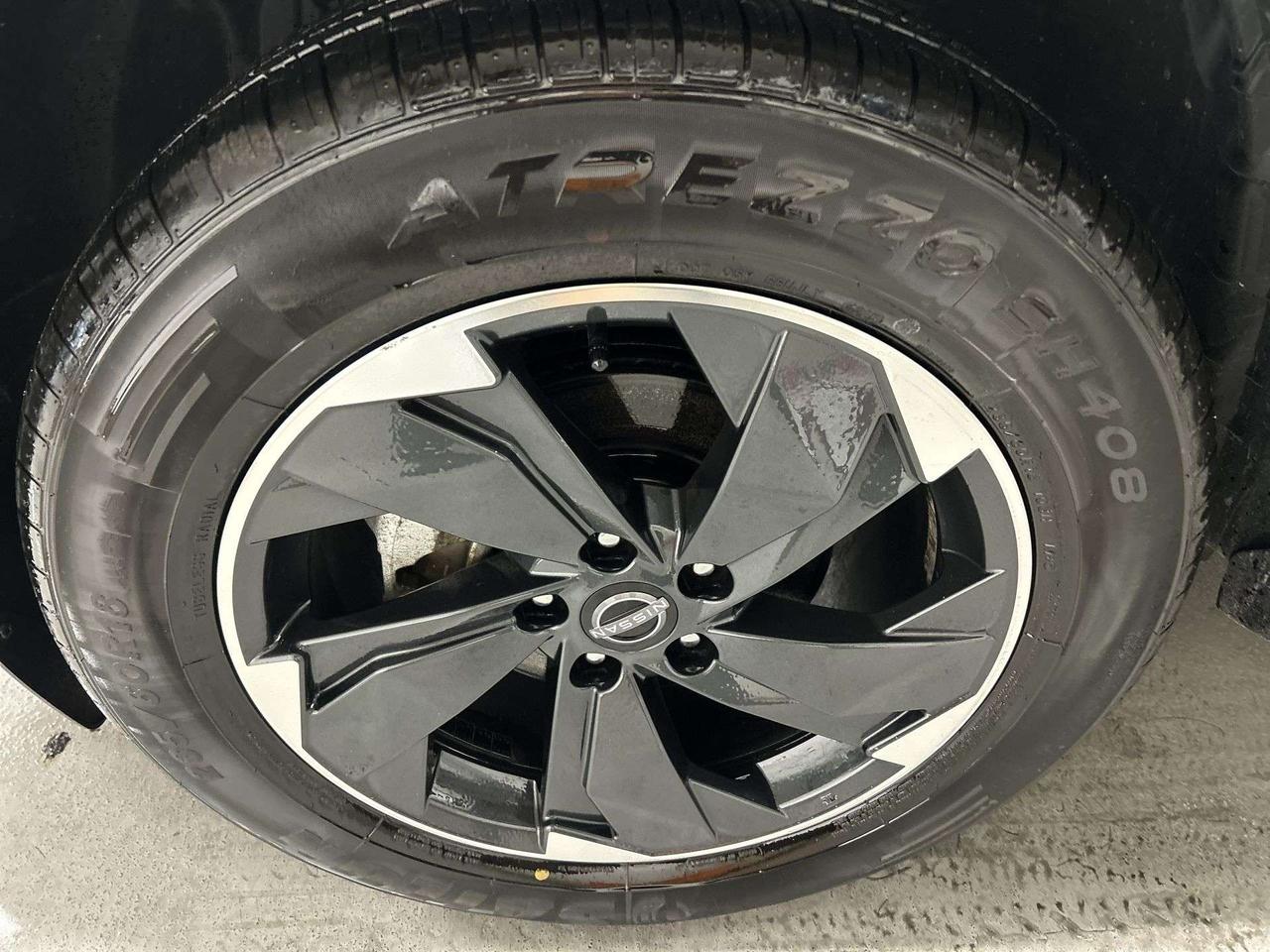 2025 Nissan Rogue SV AWD | PANO ROOF | HTD SEATS | CARPLAY | ALLOYS Photo