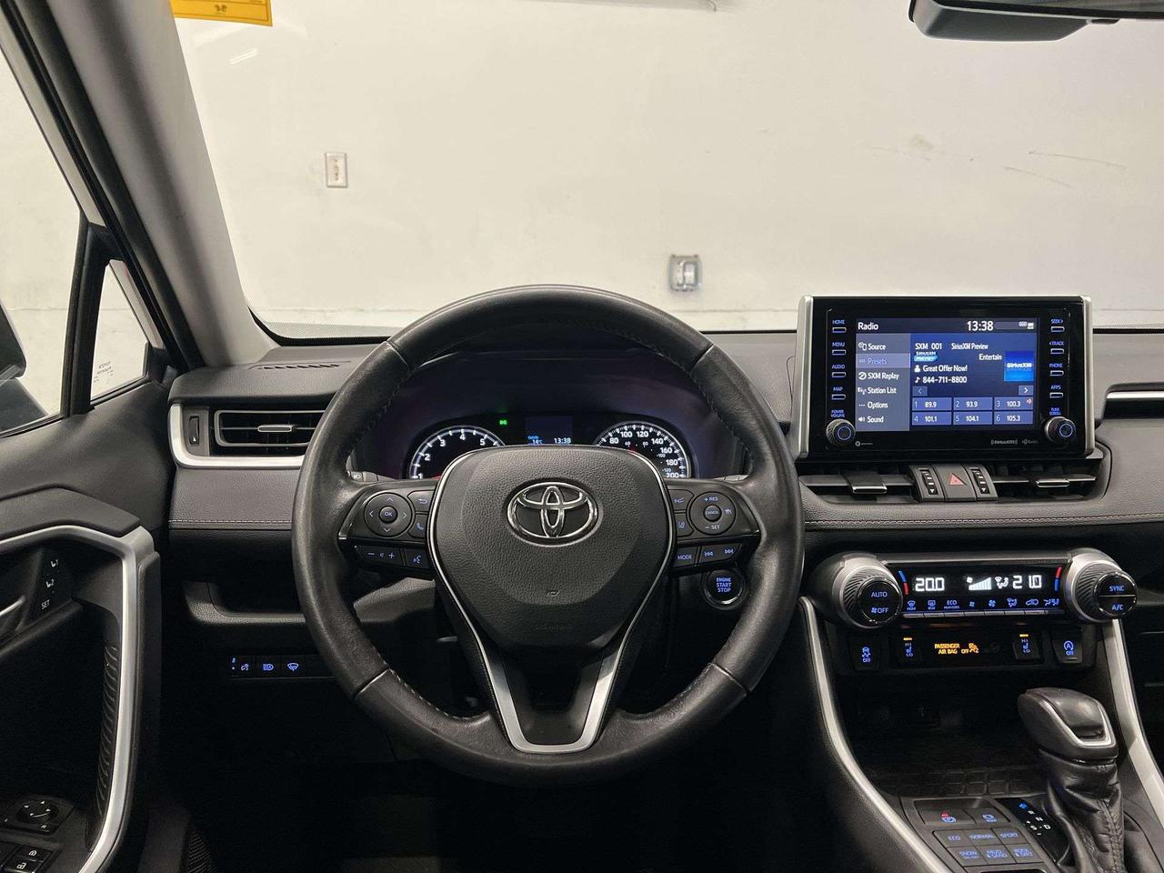 2021 Toyota RAV4 XLE PREMIUM AWD | LEATHER | SUNROOF | CARPLAY Photo