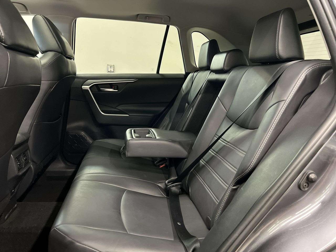 2021 Toyota RAV4 XLE PREMIUM AWD | LEATHER | SUNROOF | CARPLAY Photo