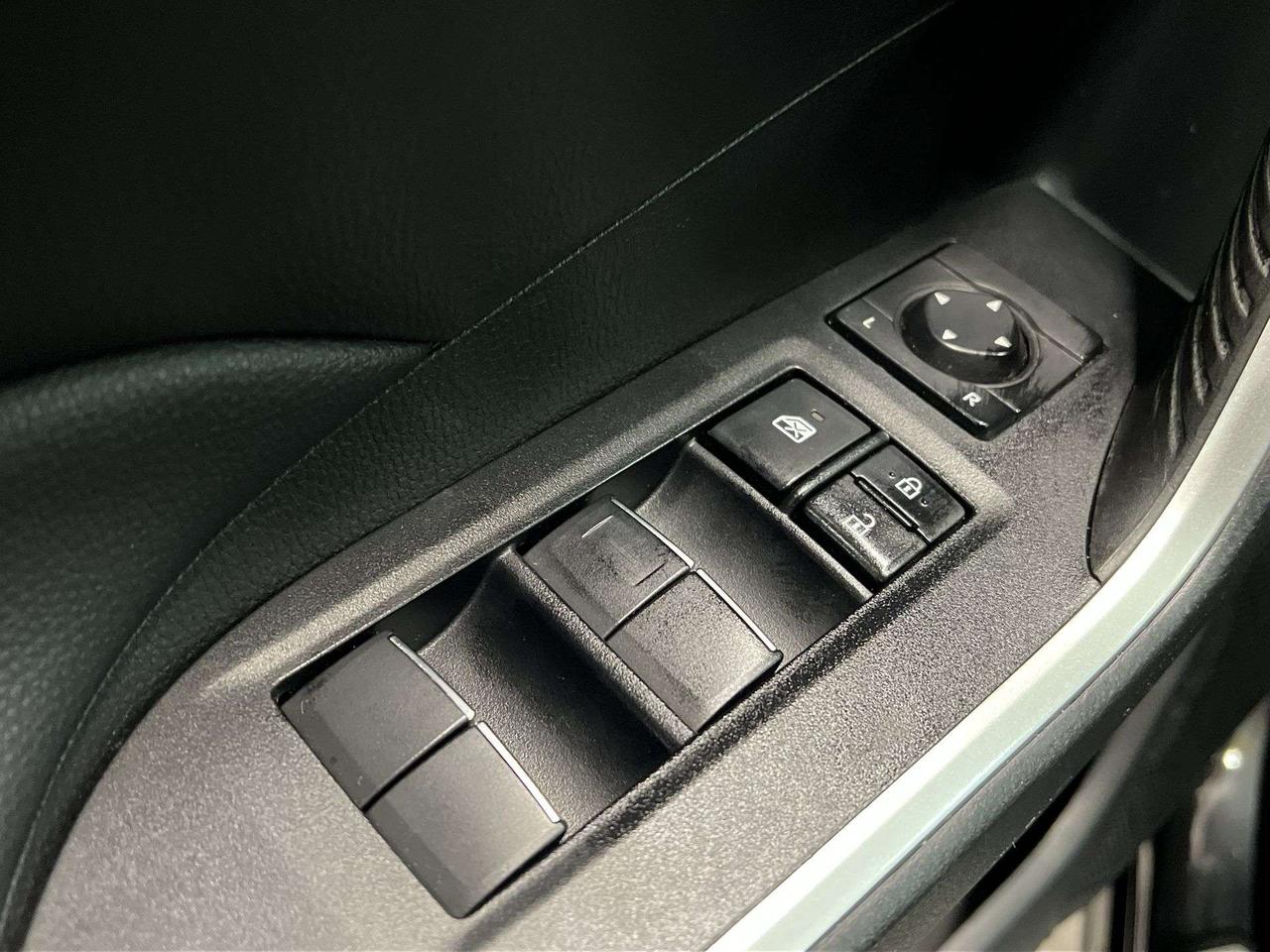 2021 Toyota RAV4 XLE PREMIUM AWD | LEATHER | SUNROOF | CARPLAY Photo