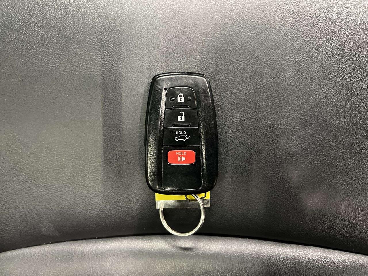 2021 Toyota RAV4 XLE PREMIUM AWD | LEATHER | SUNROOF | CARPLAY Photo