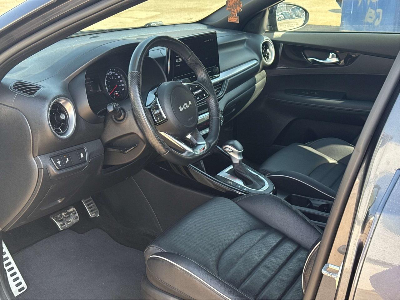 2023 Kia Forte GT 1 OWNER LEATHER ROOF  WE FINANCE ALL CREDIT Photo