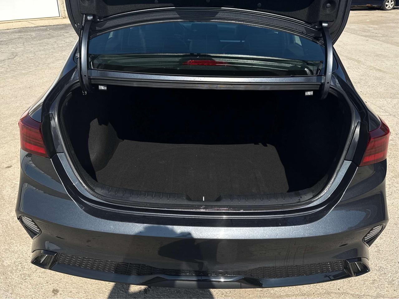 2023 Kia Forte GT 1 OWNER LEATHER ROOF  WE FINANCE ALL CREDIT Photo