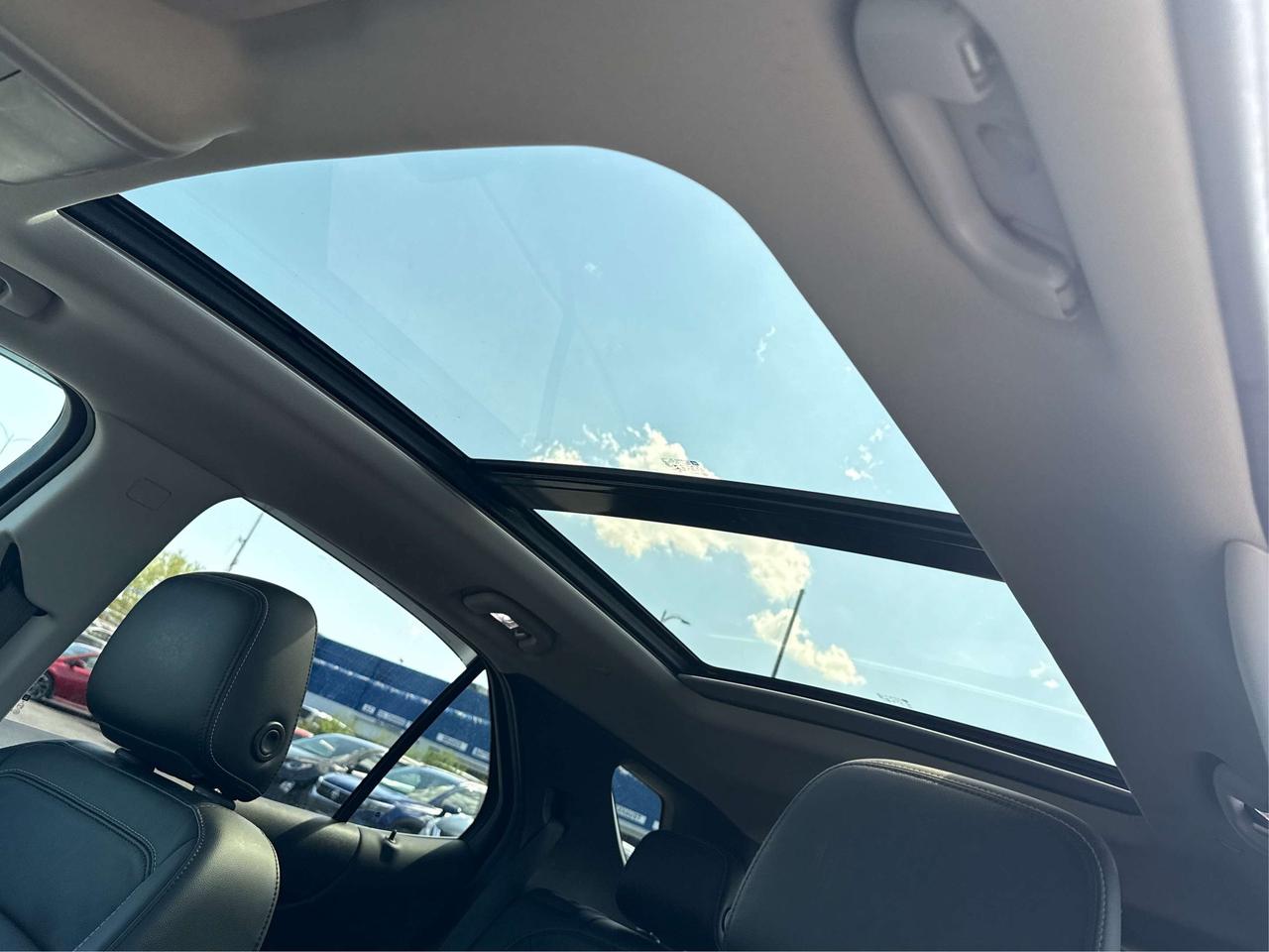 2019 Chevrolet Equinox Premier NAV PANO ROOF LEATHER WE FINANCE ALL CREDT Photo