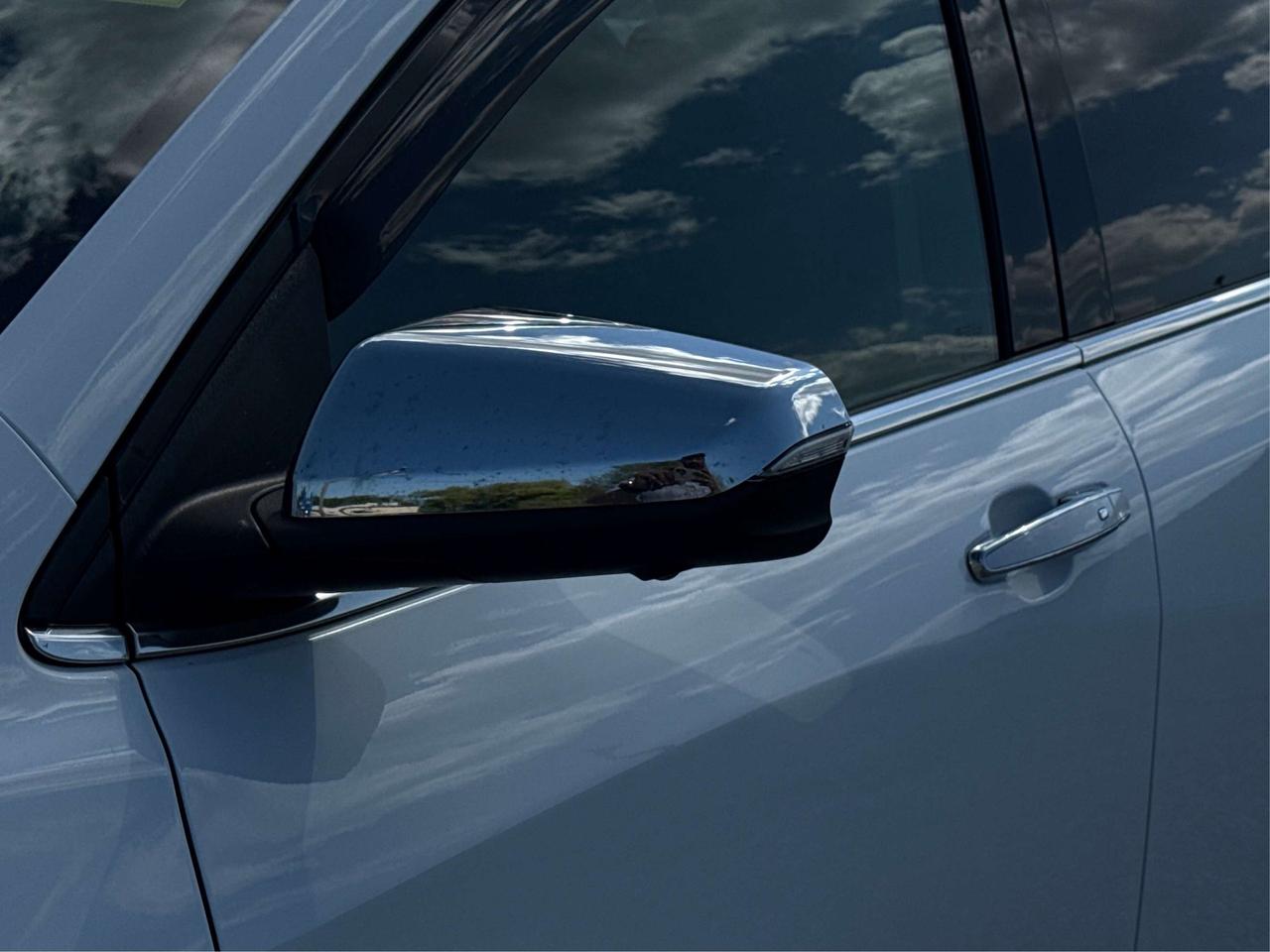 2019 Chevrolet Equinox Premier NAV PANO ROOF LEATHER WE FINANCE ALL CREDT Photo