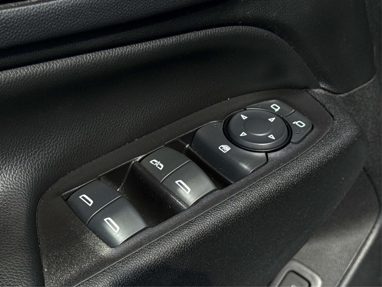 2019 Chevrolet Equinox Premier NAV PANO ROOF LEATHER WE FINANCE ALL CREDT Photo