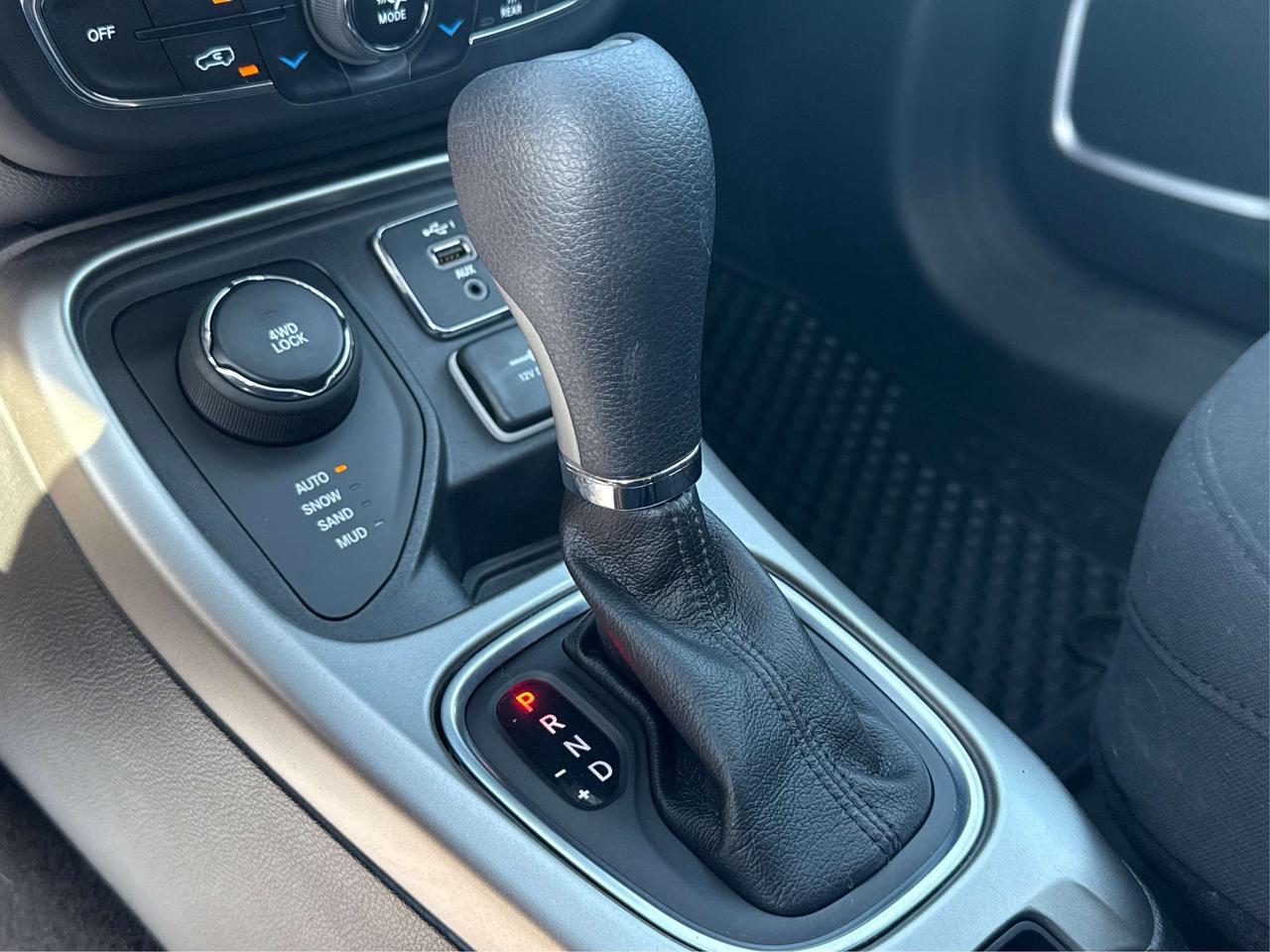 2019 Jeep Compass CLEAN! MUST SEE!  WE FINANCE ALL CREDIT! APPLY NOW Photo