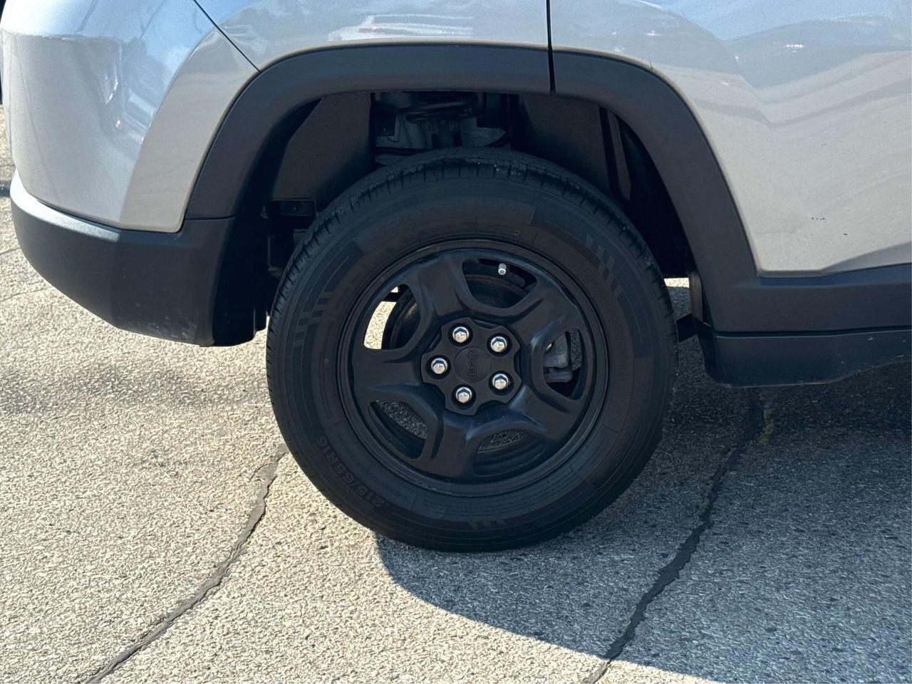 2019 Jeep Compass CLEAN! MUST SEE!  WE FINANCE ALL CREDIT! APPLY NOW Photo