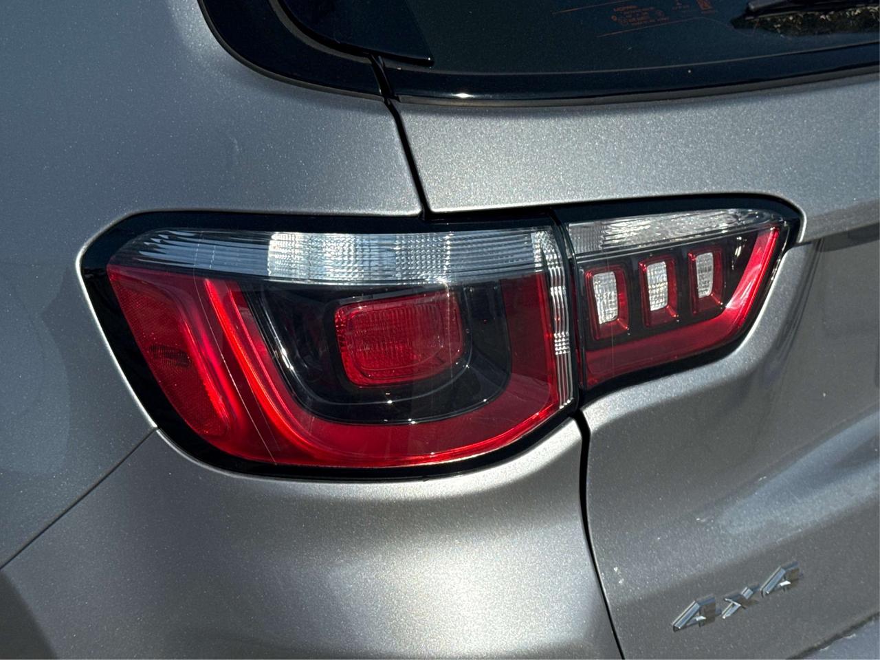 2019 Jeep Compass CLEAN! MUST SEE!  WE FINANCE ALL CREDIT! APPLY NOW Photo