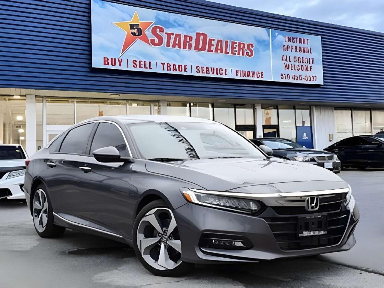 2018 Honda Accord Touring NAV LEATHER ROOF MINT WE FINANCE ALL CREDT Photo