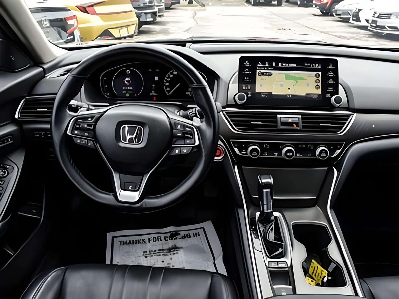 2018 Honda Accord Touring NAV LEATHER ROOF MINT WE FINANCE ALL CREDT Photo