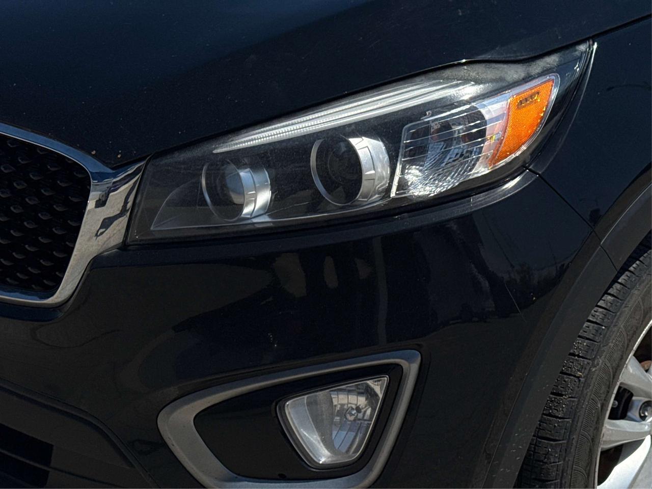 2016 Kia Sorento CERTIFIED AWD 7 PASS REAR CAM  WE FINANCE ALL Photo