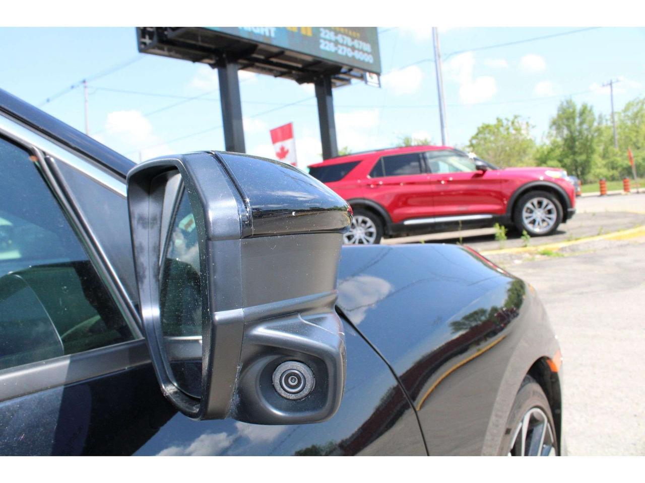2019 Honda Civic NAV SUNROOF R-CAM LOADED! WE FINANCE ALL CREDIT! Photo