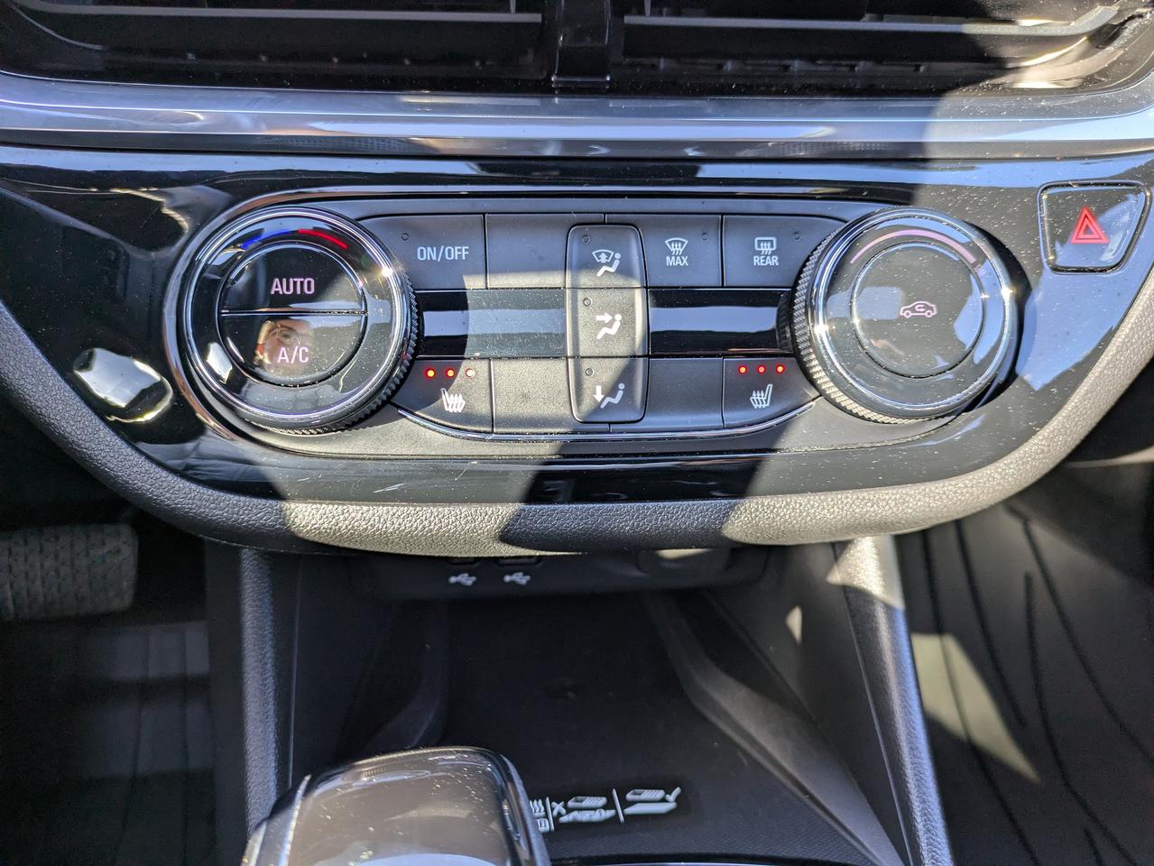 2024 Buick Envista FWD 4dr Sport Touring Photo