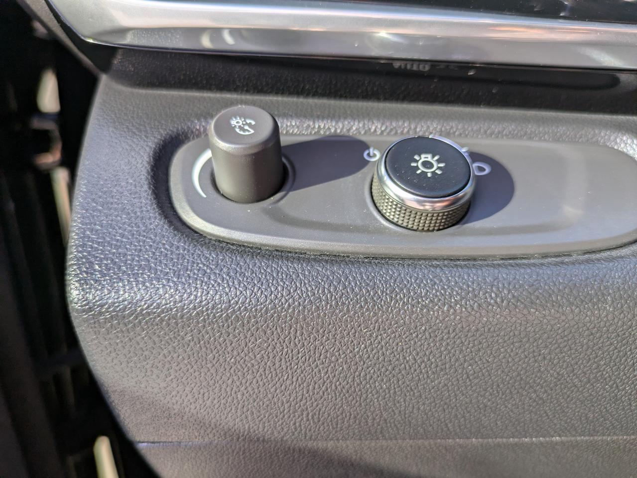 2024 Buick Envista FWD 4dr Sport Touring Photo