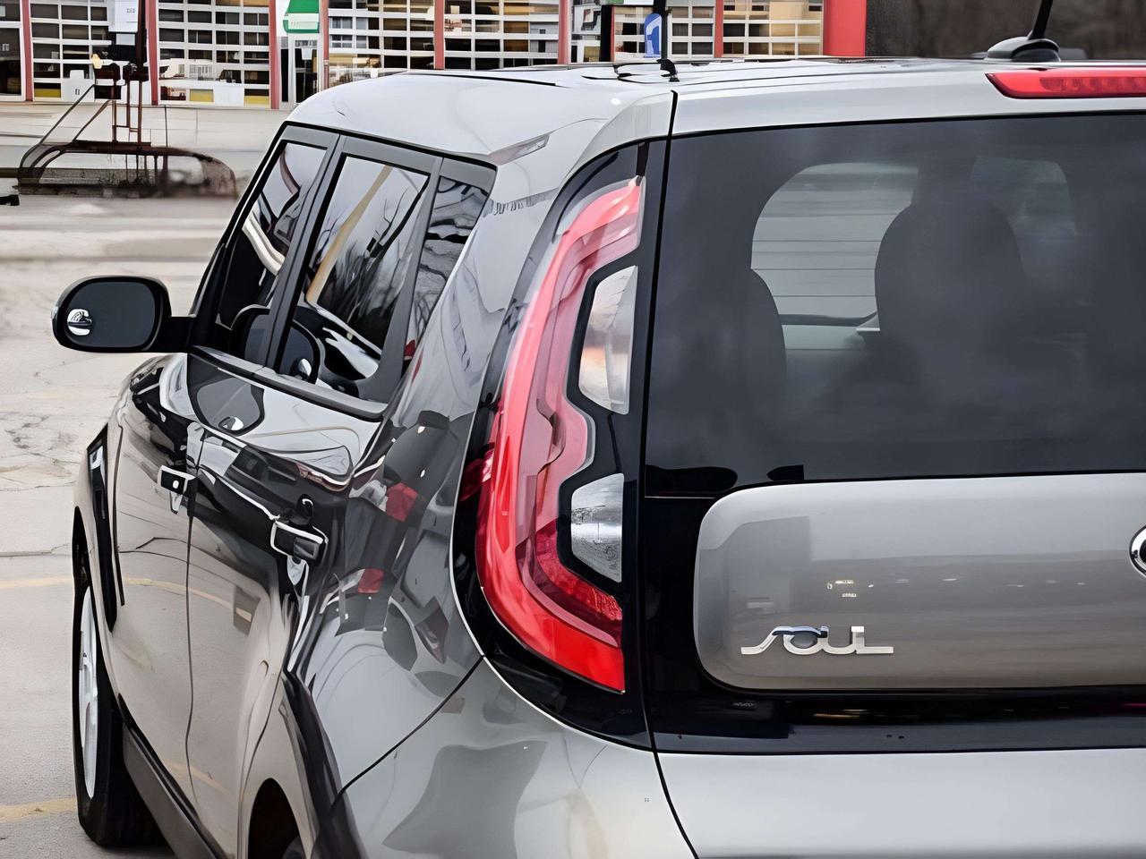 2016 Kia Soul CERTIFIED NAV PANOROOF LEATHER MINT WE FINANCE Photo