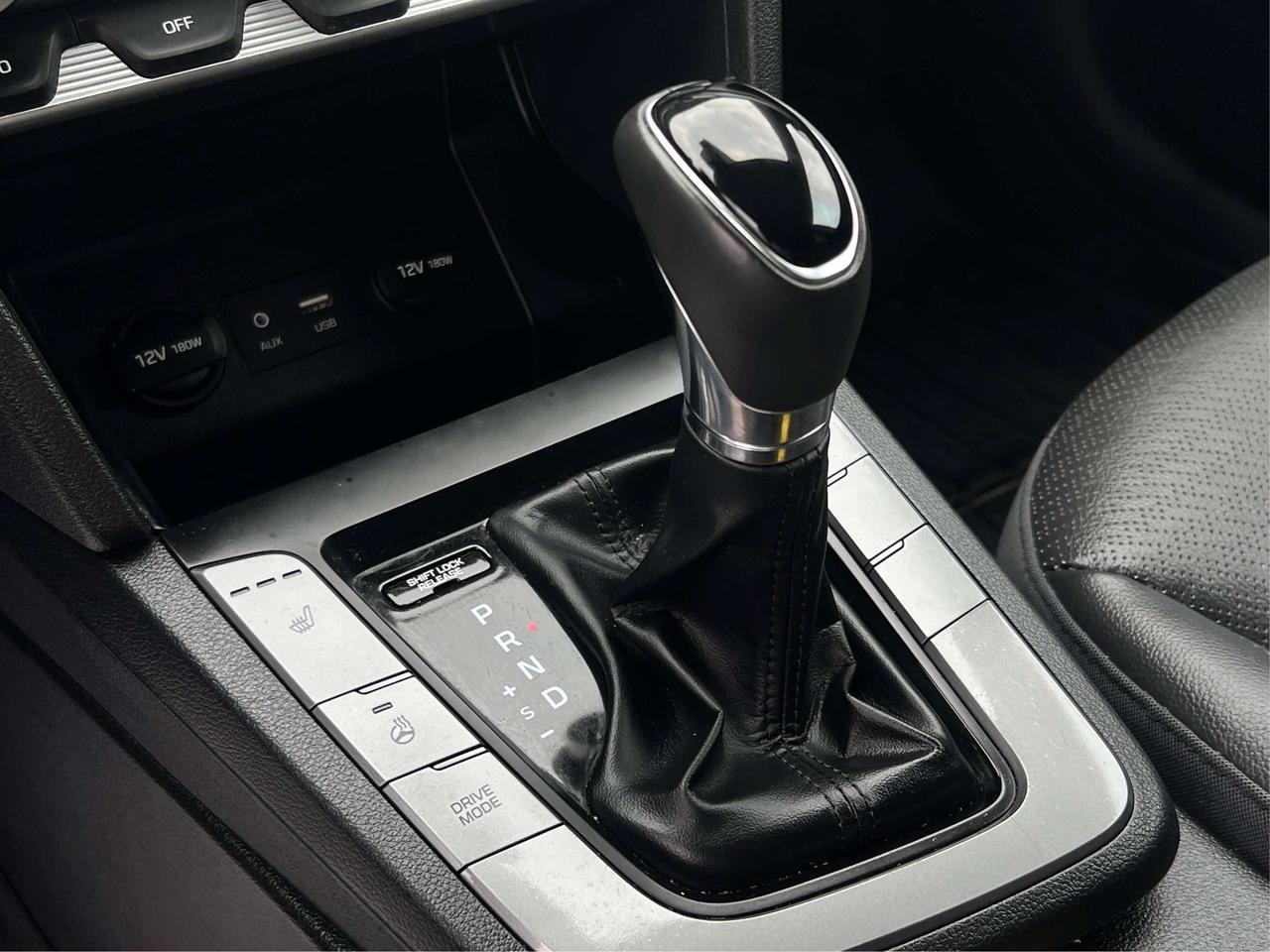 2020 Hyundai Elantra Luxury LEATHER SUNROOF MINT WE FINANCE ALL CREDIT Photo