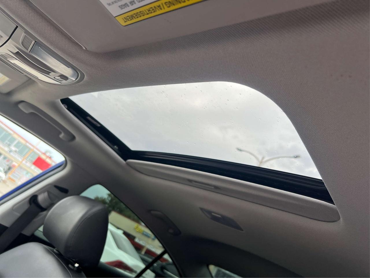 2020 Hyundai Elantra Luxury LEATHER SUNROOF MINT WE FINANCE ALL CREDIT Photo