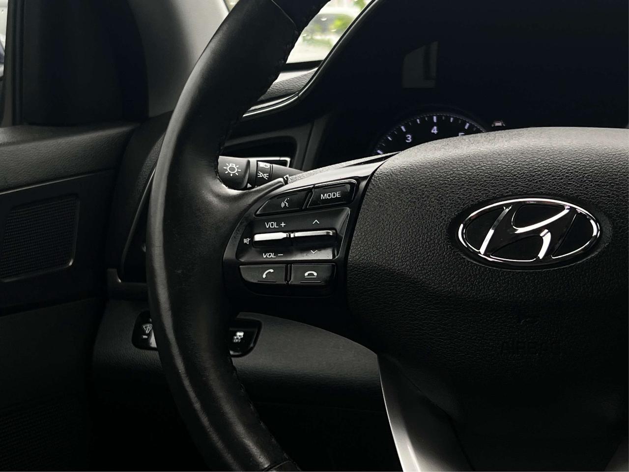 2020 Hyundai Elantra Luxury LEATHER SUNROOF MINT WE FINANCE ALL CREDIT Photo