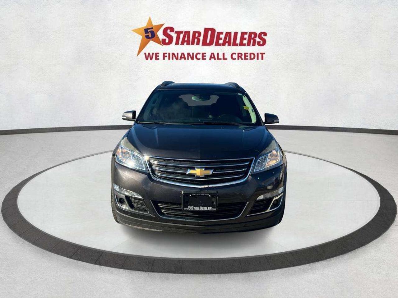 2017 Chevrolet Traverse 2LT/PANROOF/V6/MINT/LOADED/WE FINANCE ALL CREDIT! Photo5