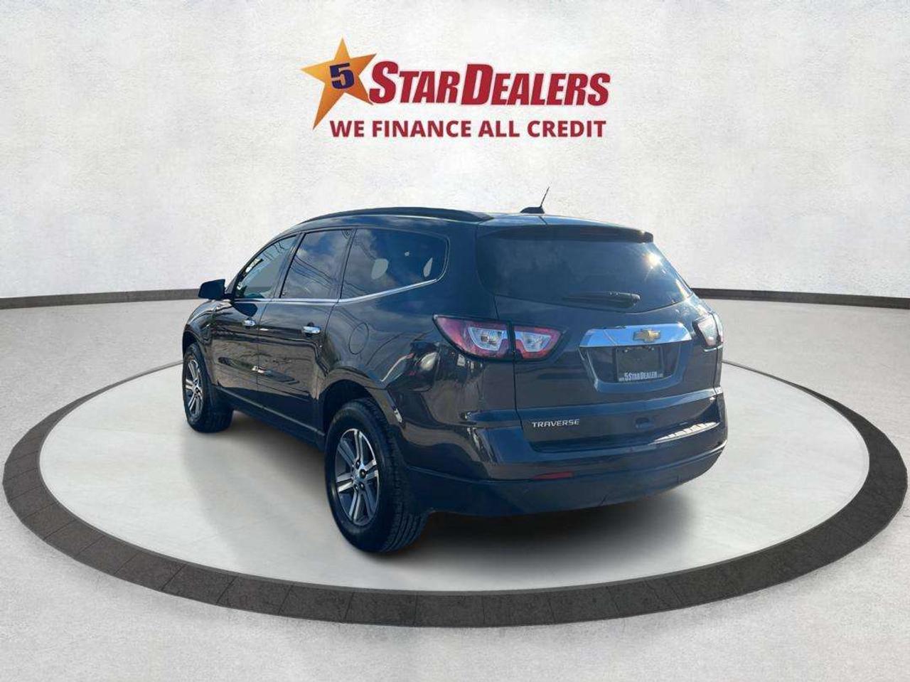 2017 Chevrolet Traverse 2LT/PANROOF/V6/MINT/LOADED/WE FINANCE ALL CREDIT! Photo4