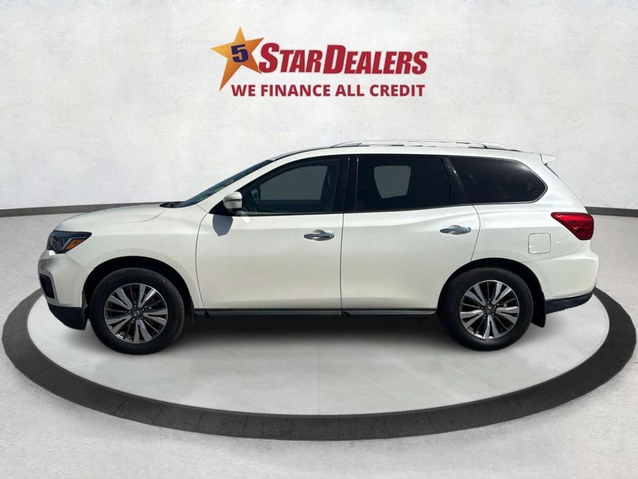 2017 Nissan Pathfinder CERTIFIED SL NAV LEATHER ROOF WE FINANCE ALL CREDT Photo