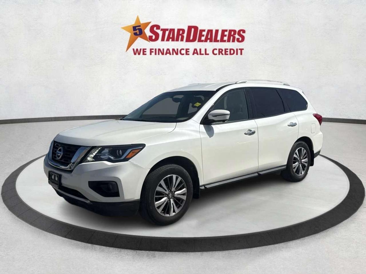 2017 Nissan Pathfinder CERTIFIED SL NAV LEATHER ROOF WE FINANCE ALL CREDT Photo