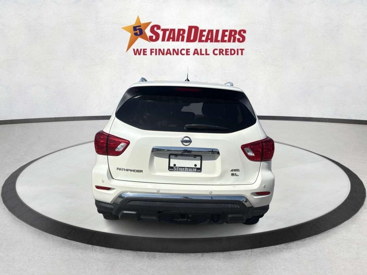 2017 Nissan Pathfinder CERTIFIED SL NAV LEATHER ROOF WE FINANCE ALL CREDT Photo