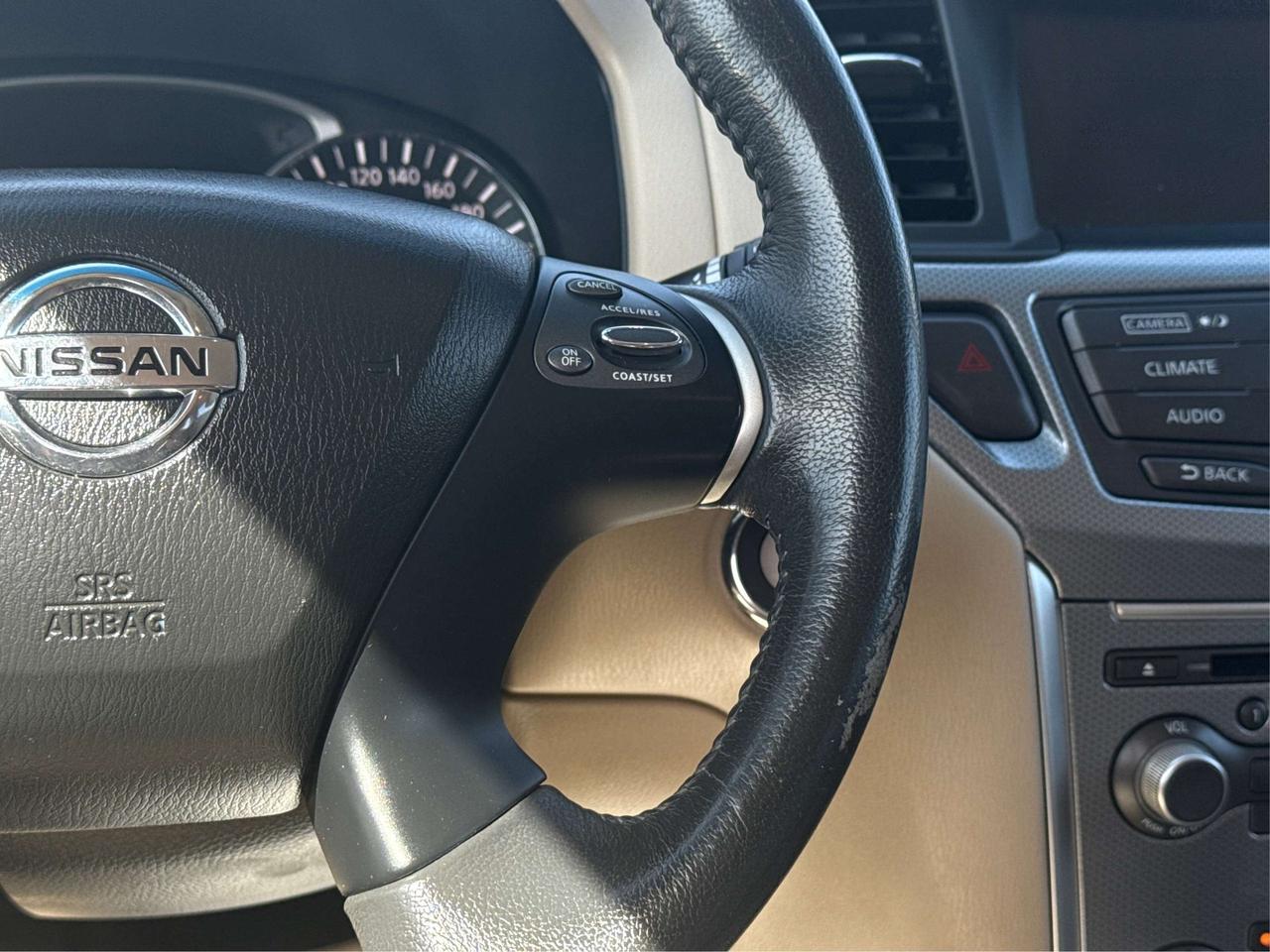2017 Nissan Pathfinder CERTIFIED SL NAV LEATHER ROOF WE FINANCE ALL CREDT Photo
