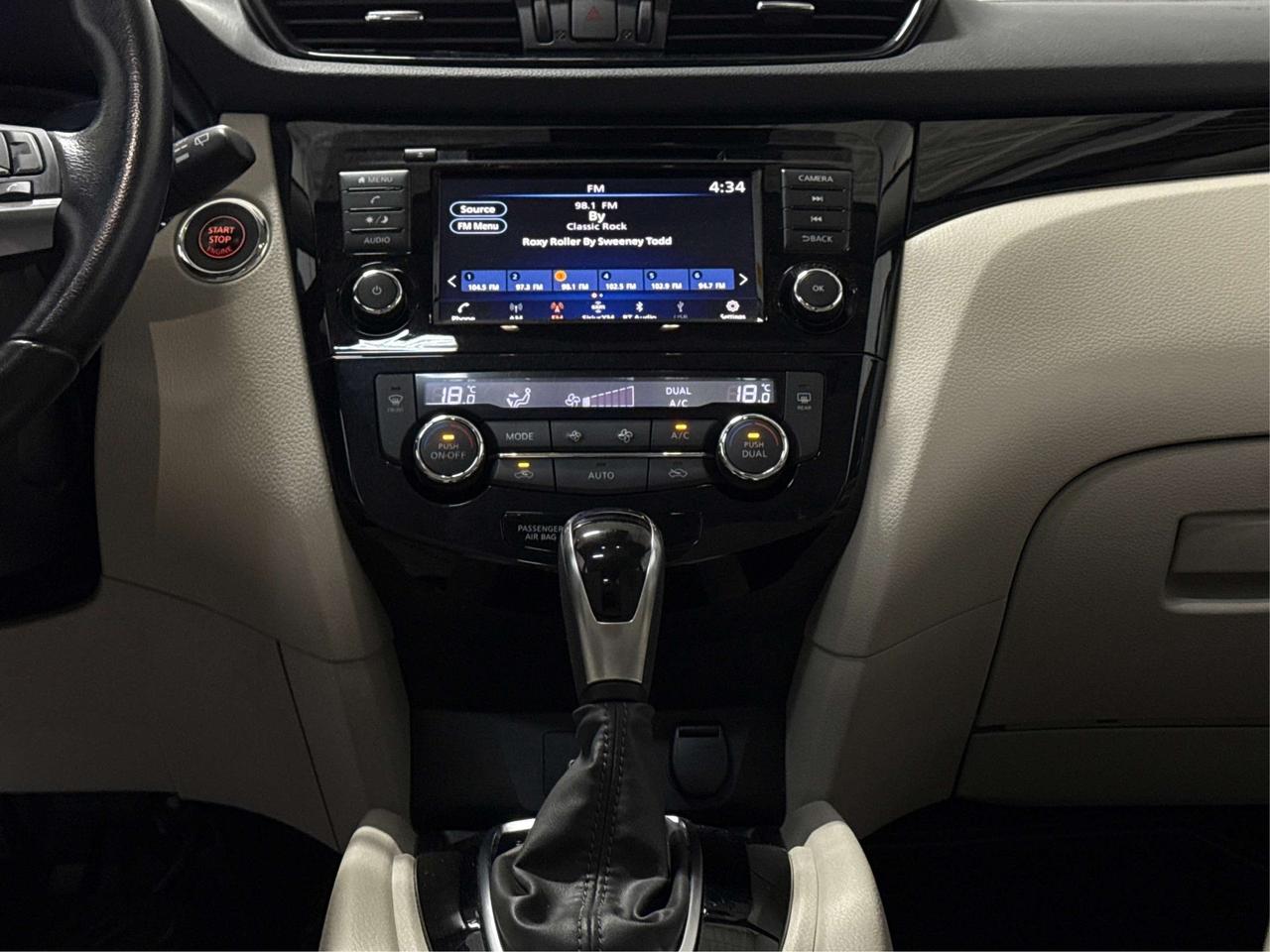 2020 Nissan Qashqai SV SUNROOF HEATD SEAT LOW KM WE FINANCE ALL CREDIT Photo