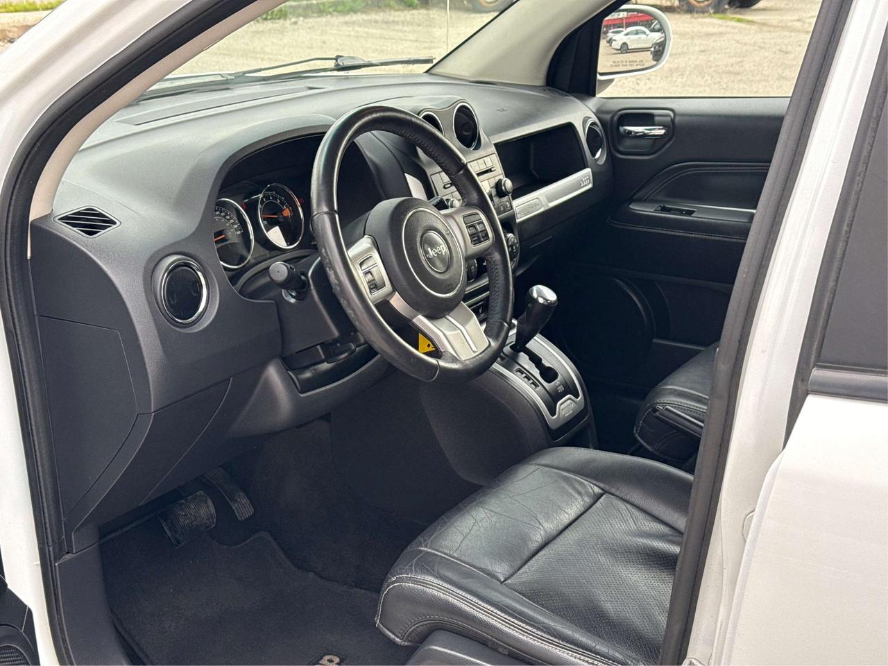 2017 Jeep Compass AWD LEATHER SUNROOF LOADED! WE FINANCE ALL CREDIT! Photo