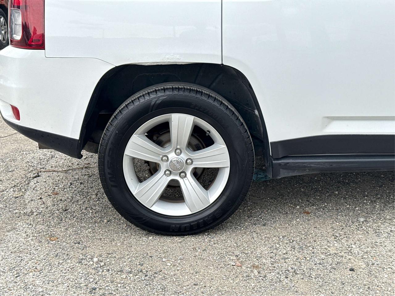 2017 Jeep Compass AWD LEATHER SUNROOF LOADED! WE FINANCE ALL CREDIT! Photo