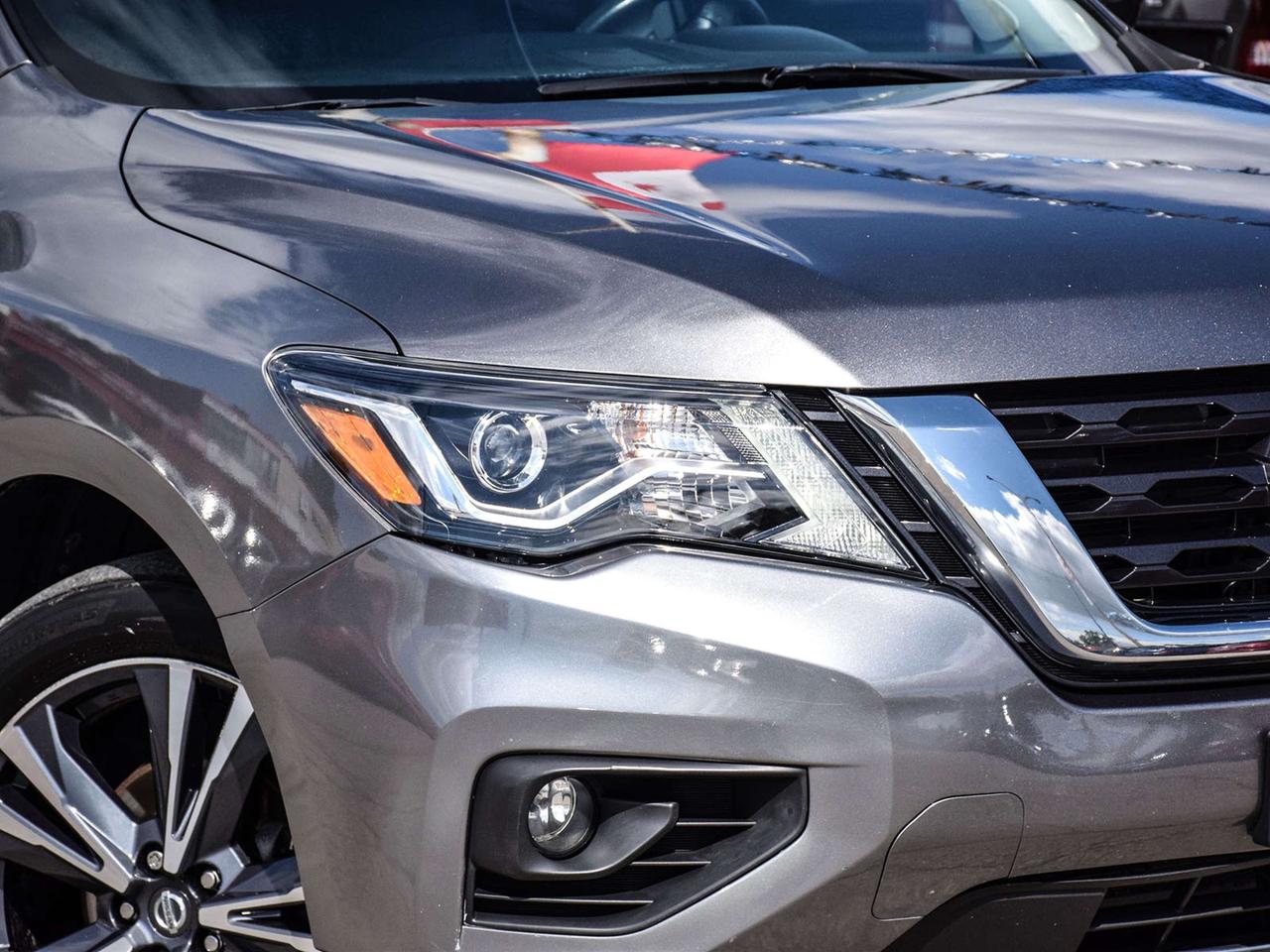 2017 Nissan Pathfinder Platinum DVD NAV LEATHR ROOF WE FINANCE ALL CREDIT Photo5