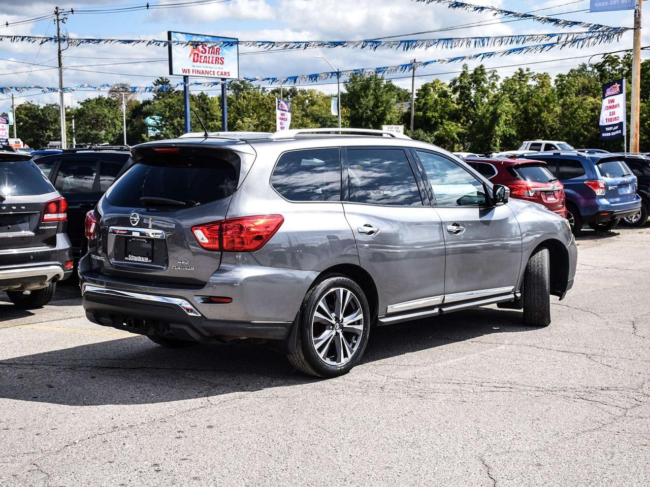 2017 Nissan Pathfinder Platinum DVD NAV LEATHR ROOF WE FINANCE ALL CREDIT Photo
