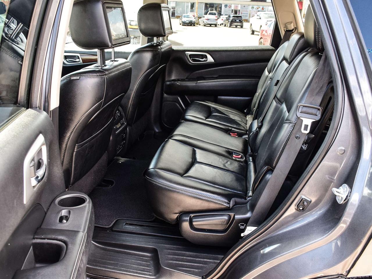 2017 Nissan Pathfinder Platinum DVD NAV LEATHR ROOF WE FINANCE ALL CREDIT Photo