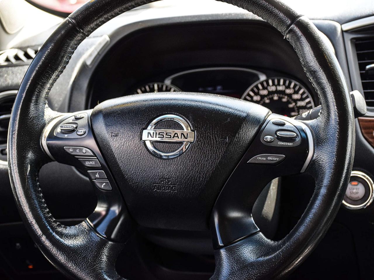 2017 Nissan Pathfinder Platinum DVD NAV LEATHR ROOF WE FINANCE ALL CREDIT Photo