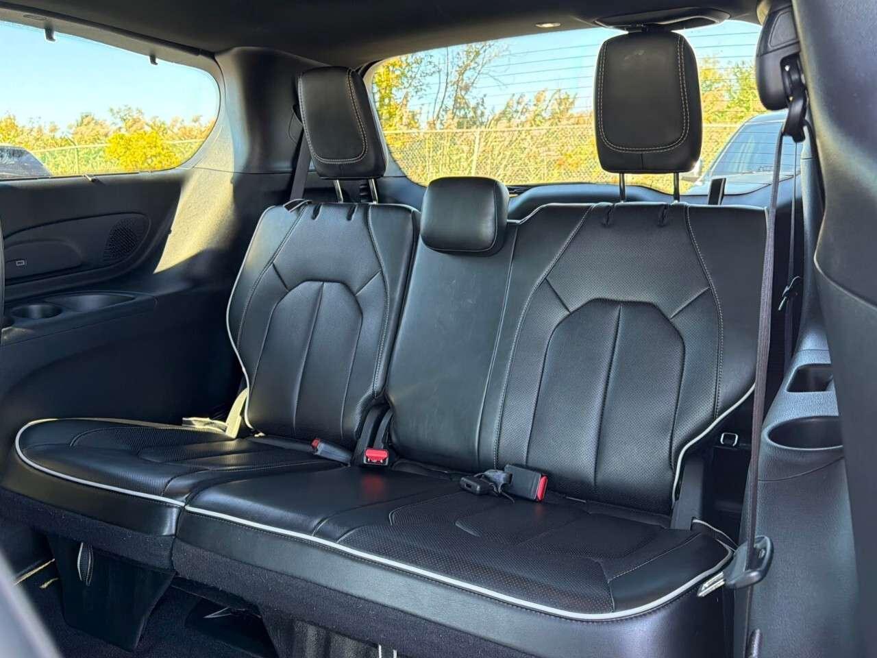 2025 Chrysler Pacifica Limited FWD Photo