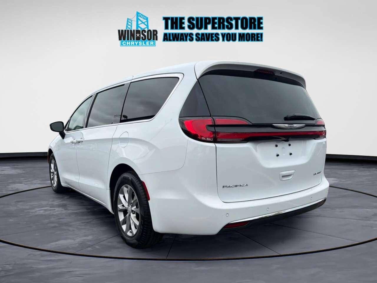 2026 Chrysler Pacifica Limited FWD Photo