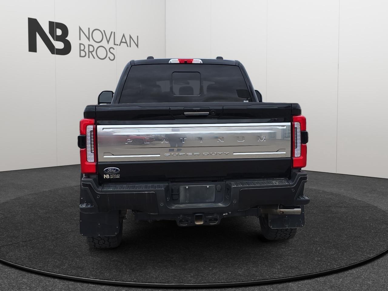 2024 Ford F-350 Super Duty SRW Platinum Photo3