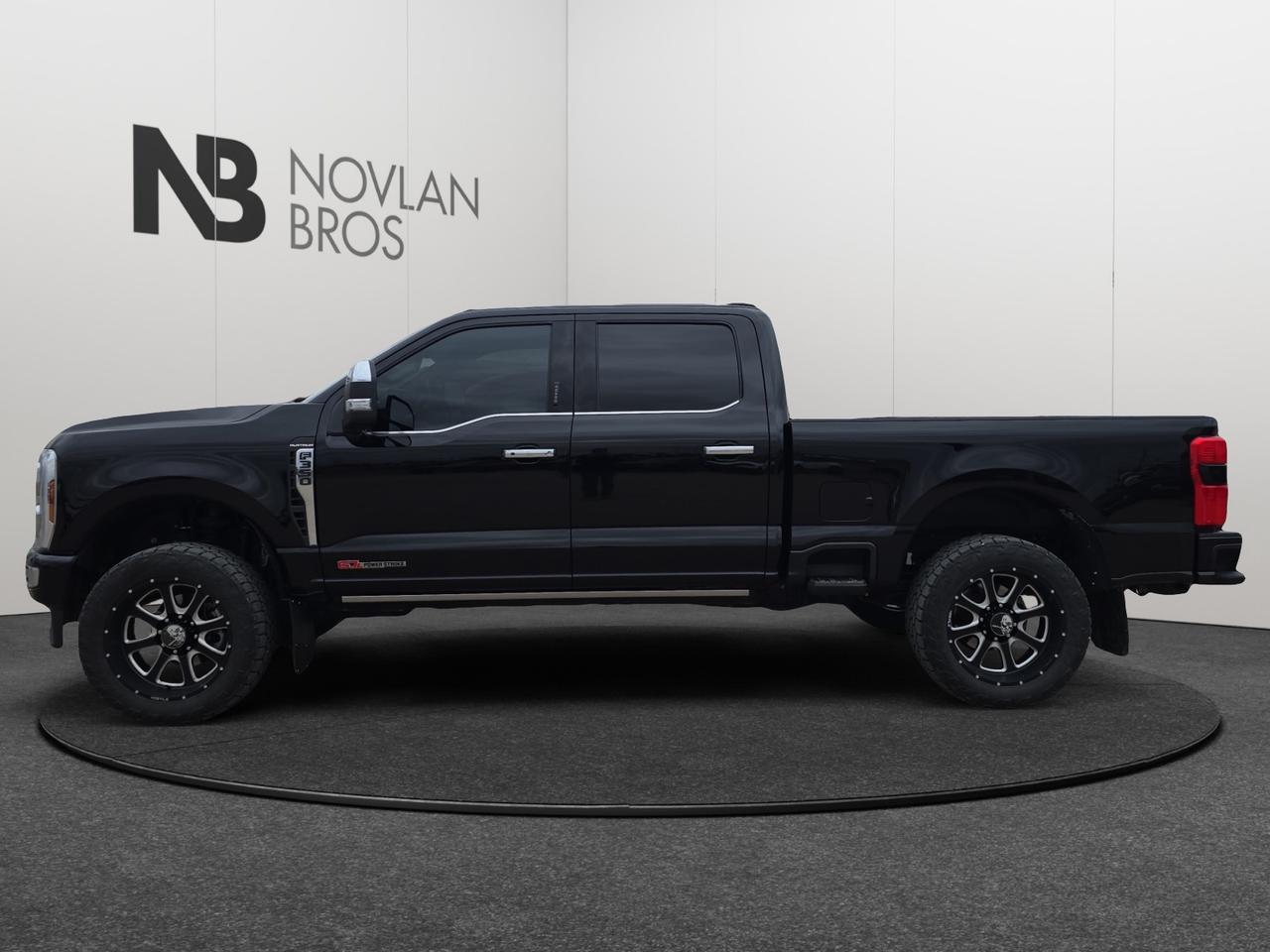 2024 Ford F-350 Super Duty SRW Platinum Photo1