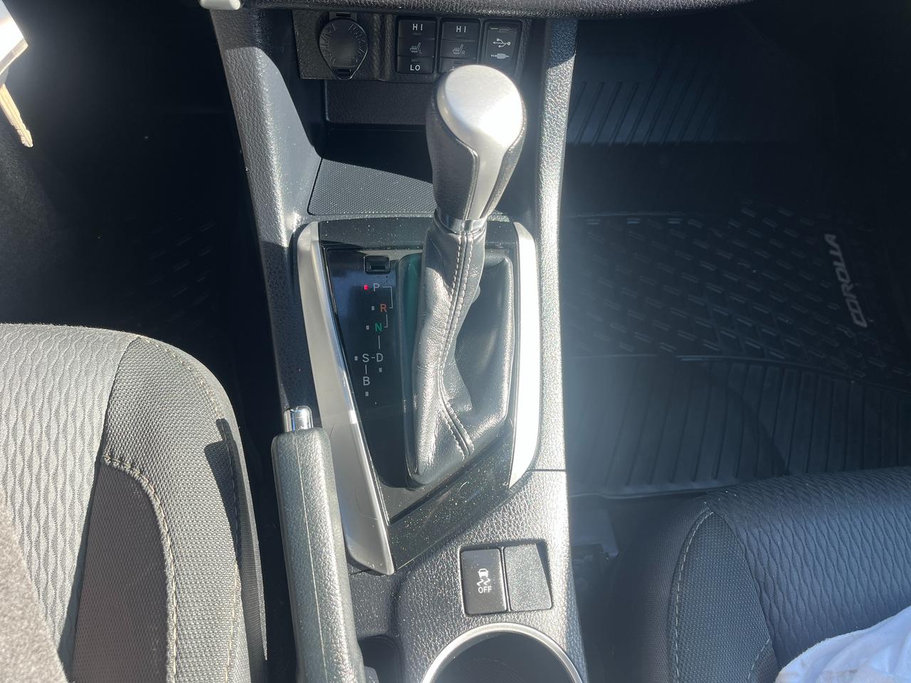 2018 Toyota Corolla LE CVT Photo
