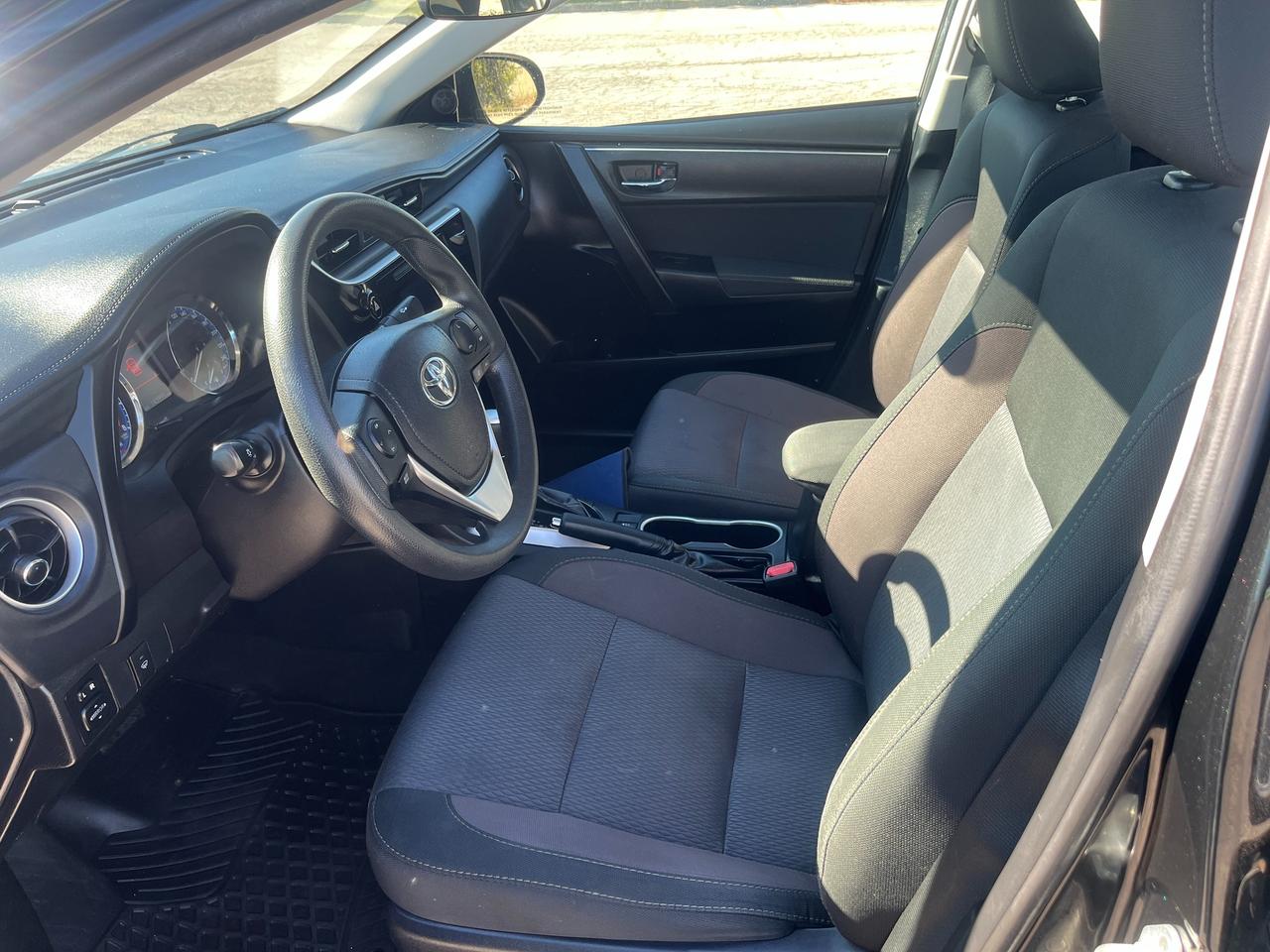 2018 Toyota Corolla LE CVT Photo