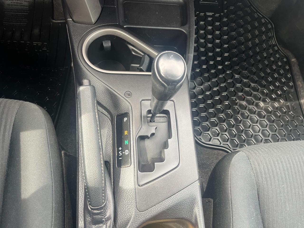 2016 Toyota RAV4 AWD 4dr LE Photo