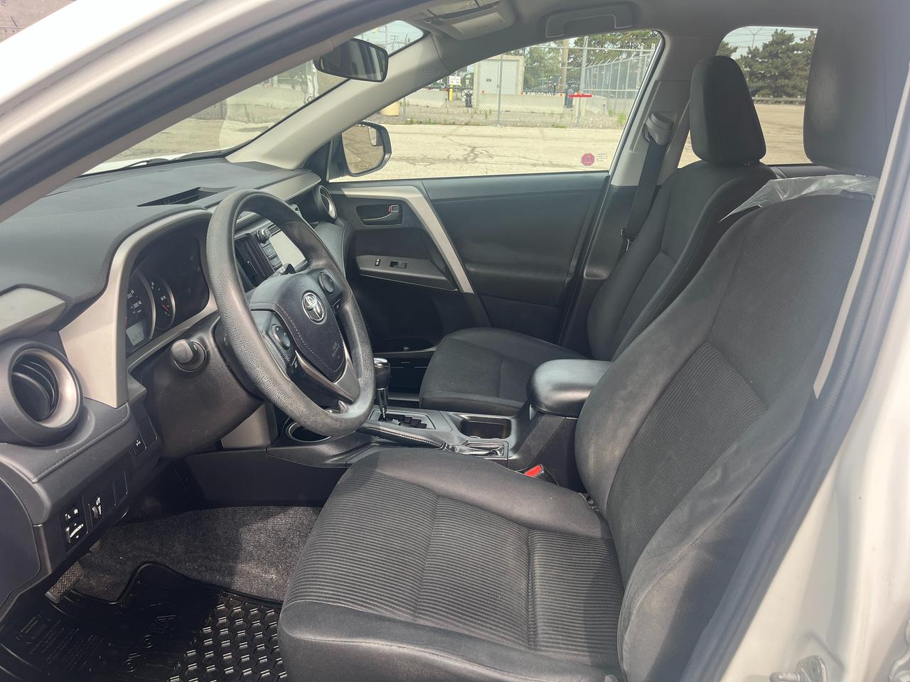 2016 Toyota RAV4 AWD 4dr LE Photo