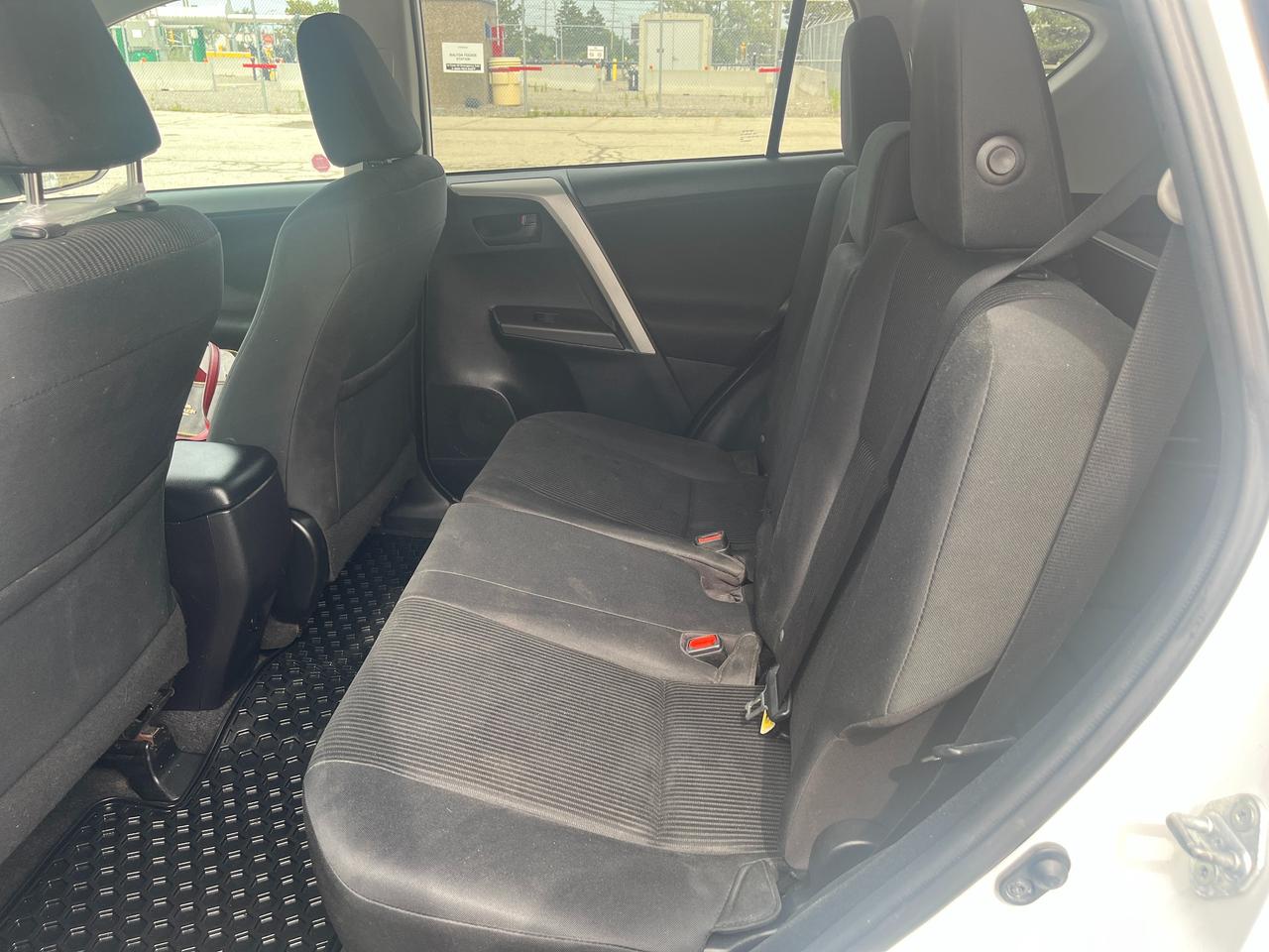 2016 Toyota RAV4 AWD 4dr LE Photo