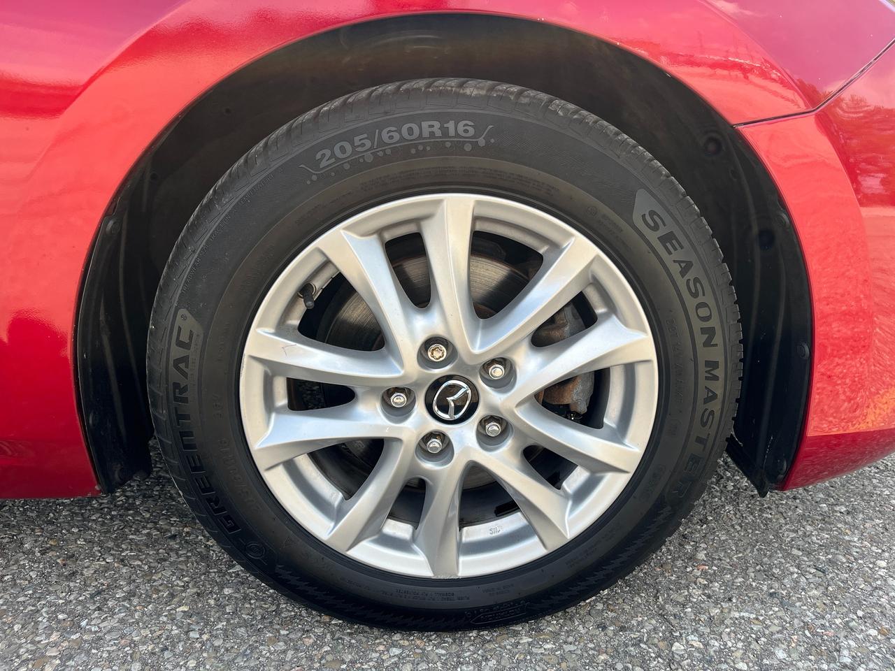 2018 Mazda MAZDA3 SE Auto Photo