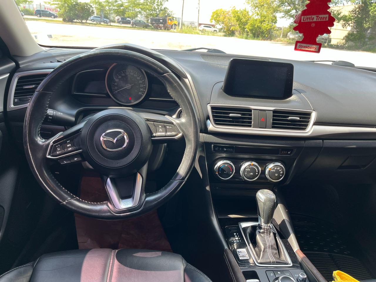 2018 Mazda MAZDA3 SE Auto Photo